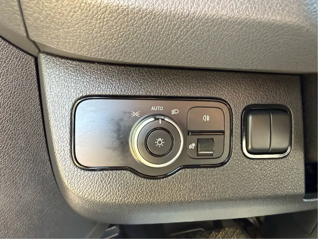 Mercedes-Benz Sprinter - Image 10