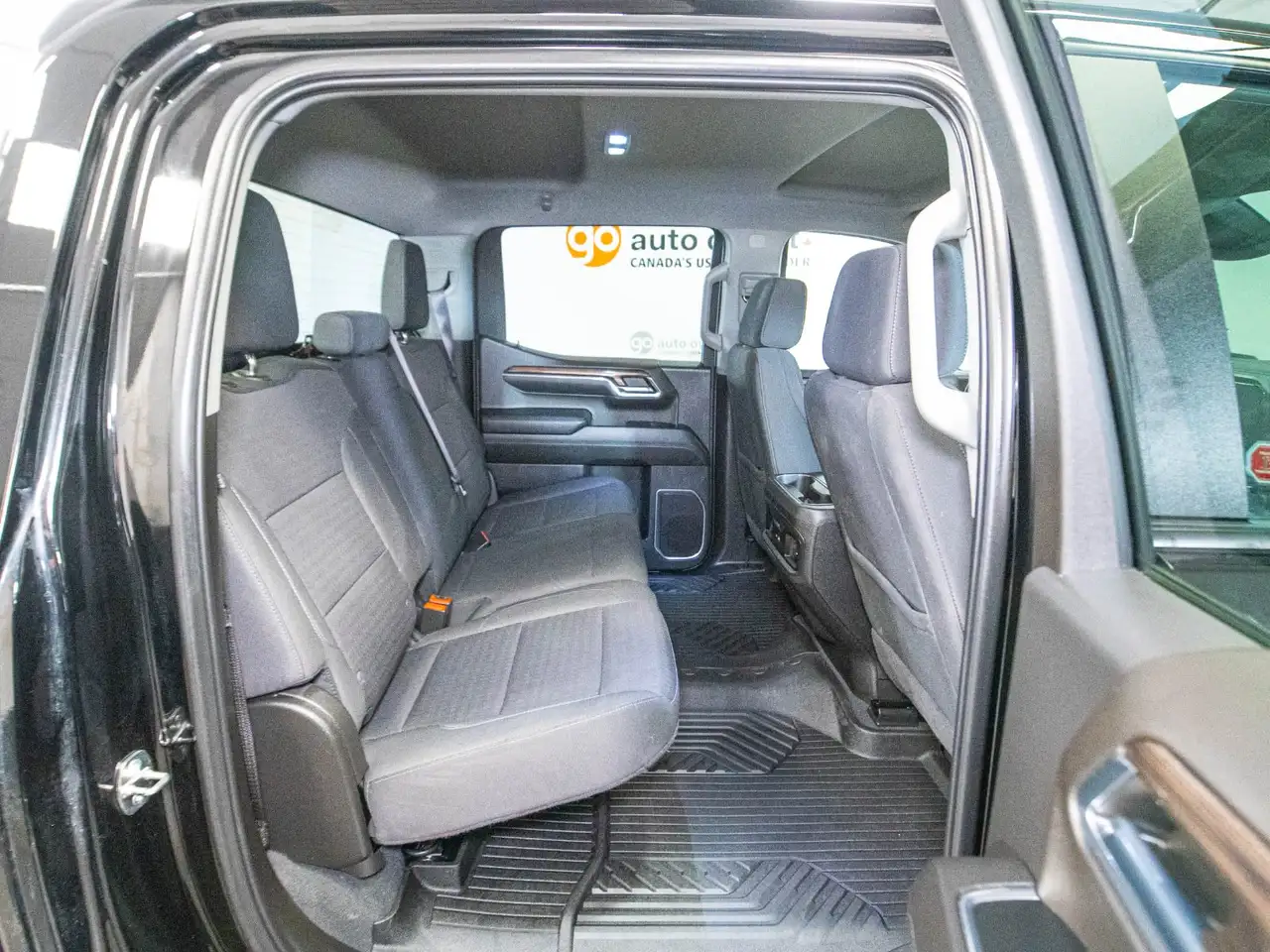 Chevrolet Silverado 1500 - Image 22