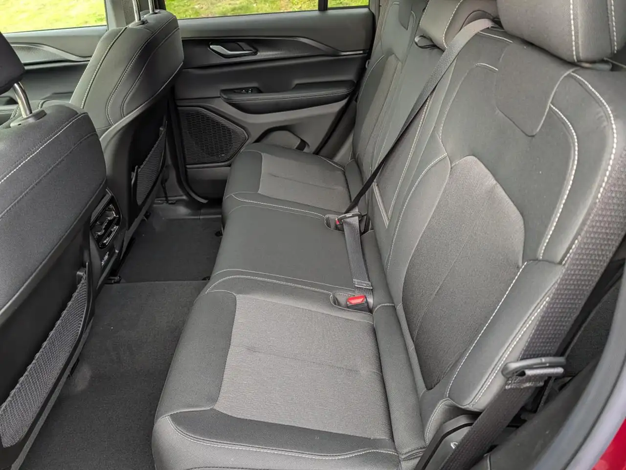 Jeep Grand Cherokee - Image 8