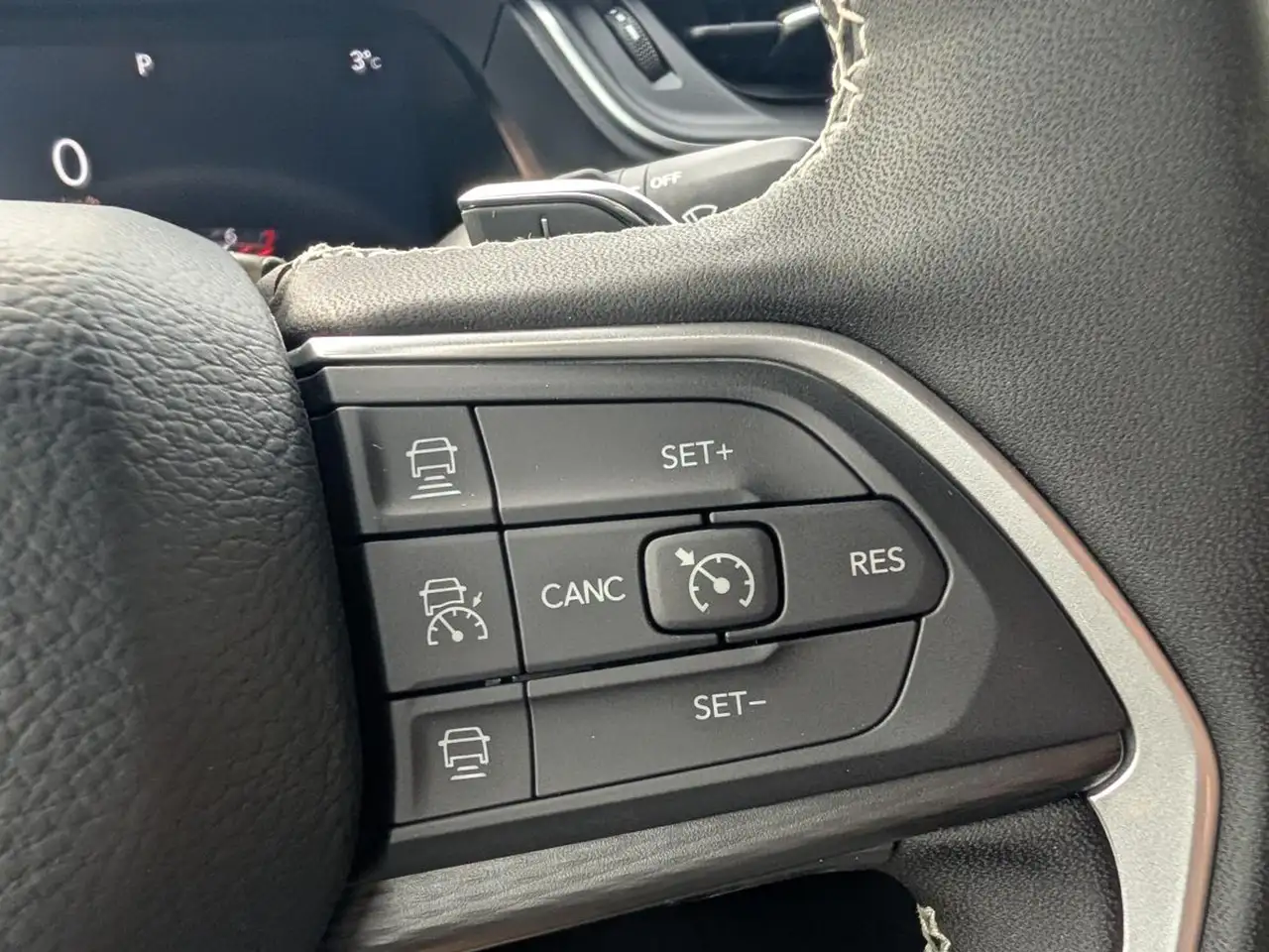 Jeep Grand Cherokee - Image 17