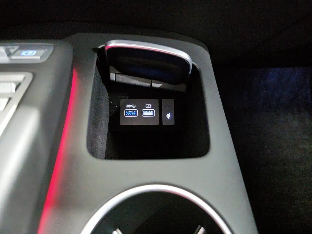 Genesis GV70 - Image 35