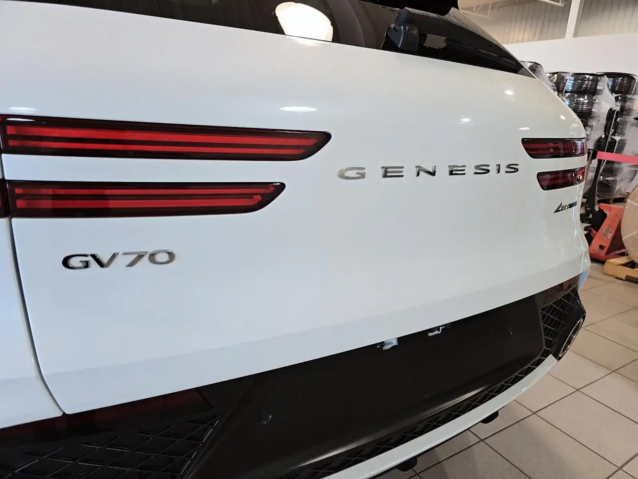 Genesis GV70 - Image 16