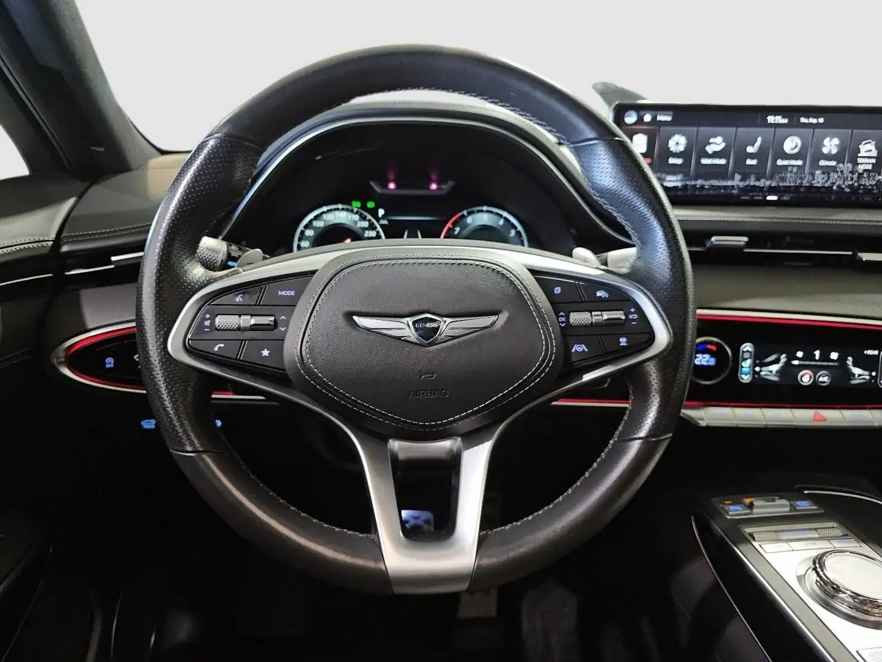 Genesis GV70 - Image 36
