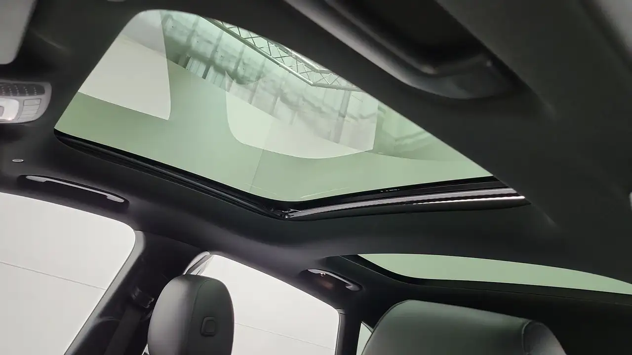 Mercedes-Benz GLA - Image 15