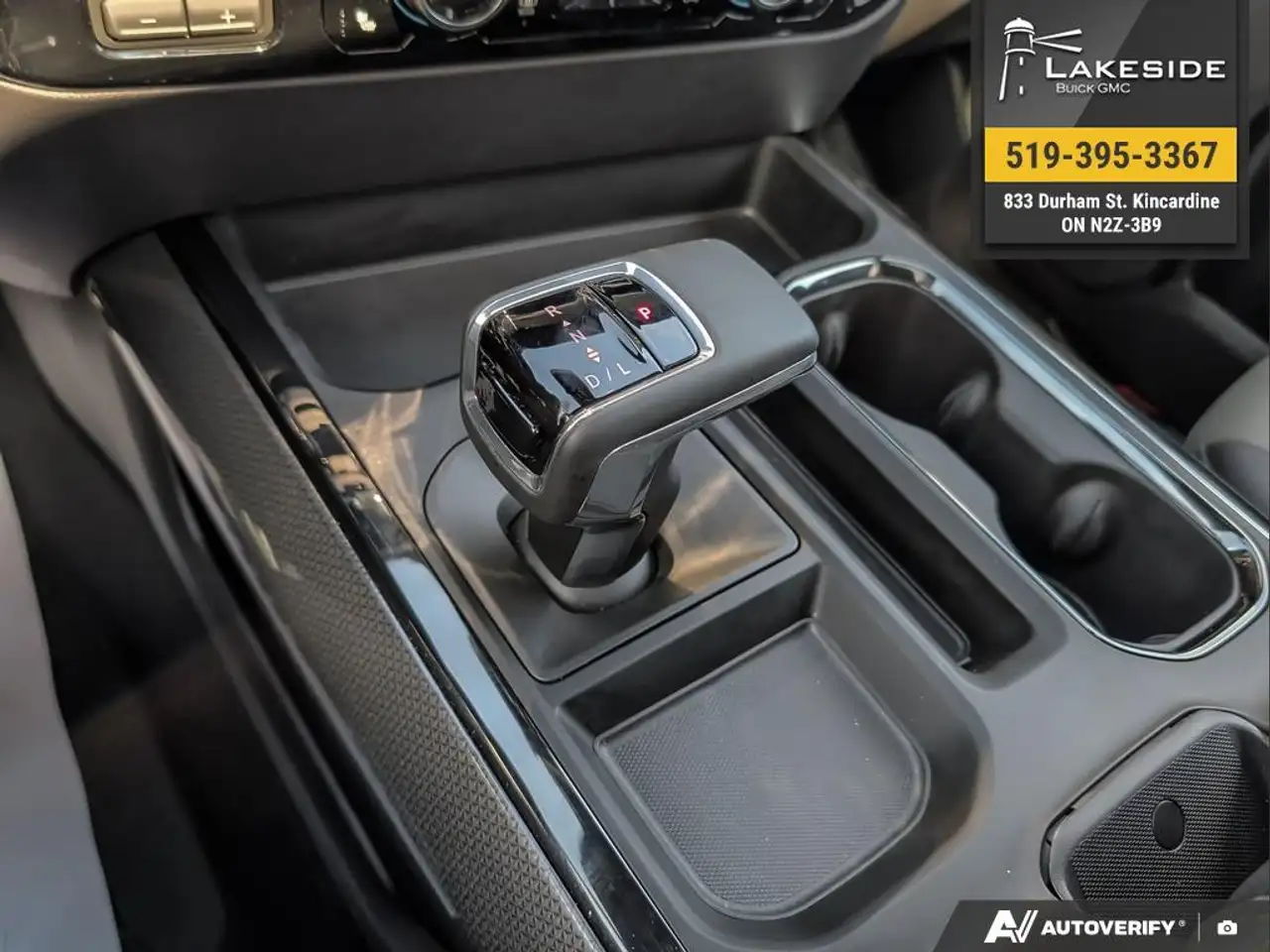 Chevrolet Silverado 1500 - Image 17