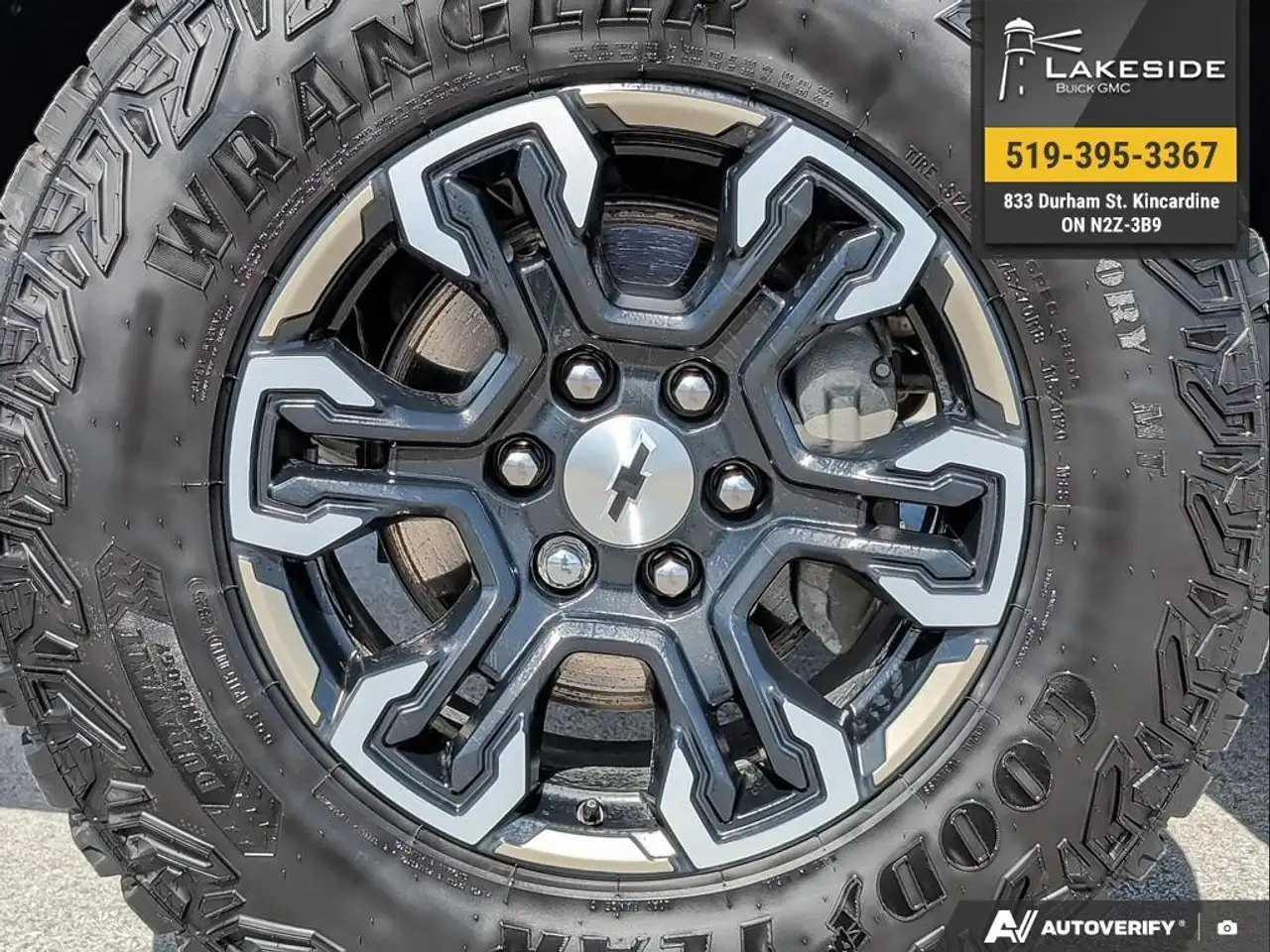 Chevrolet Silverado 1500 - Image 6