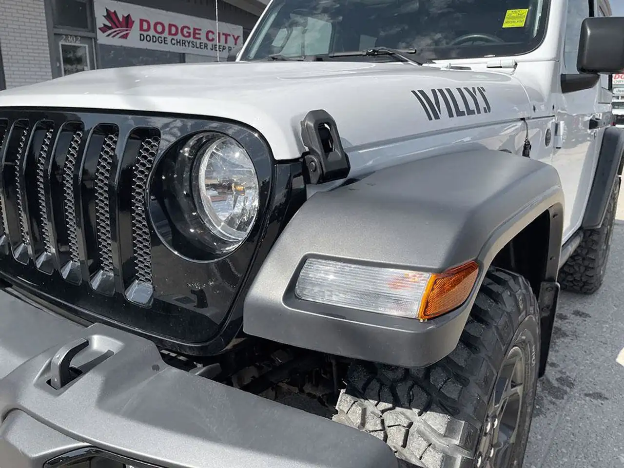 Jeep Wrangler - Image 12