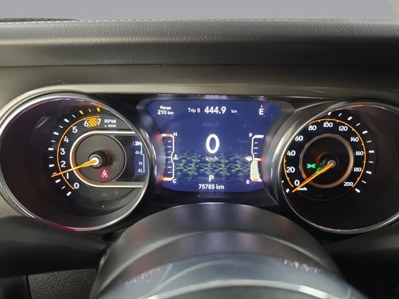 Jeep Wrangler - Image 10