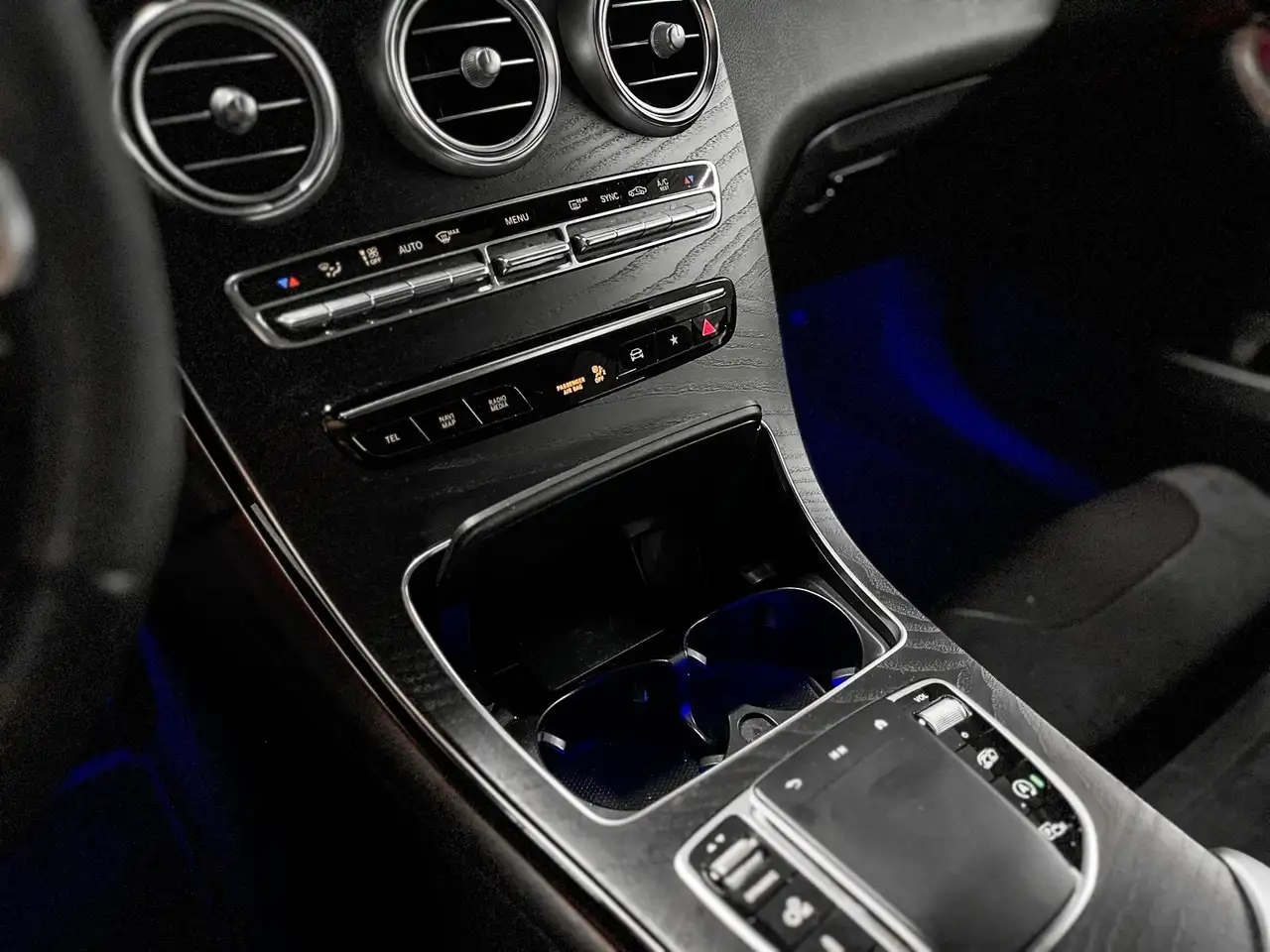 Mercedes-Benz GLC - Image 20
