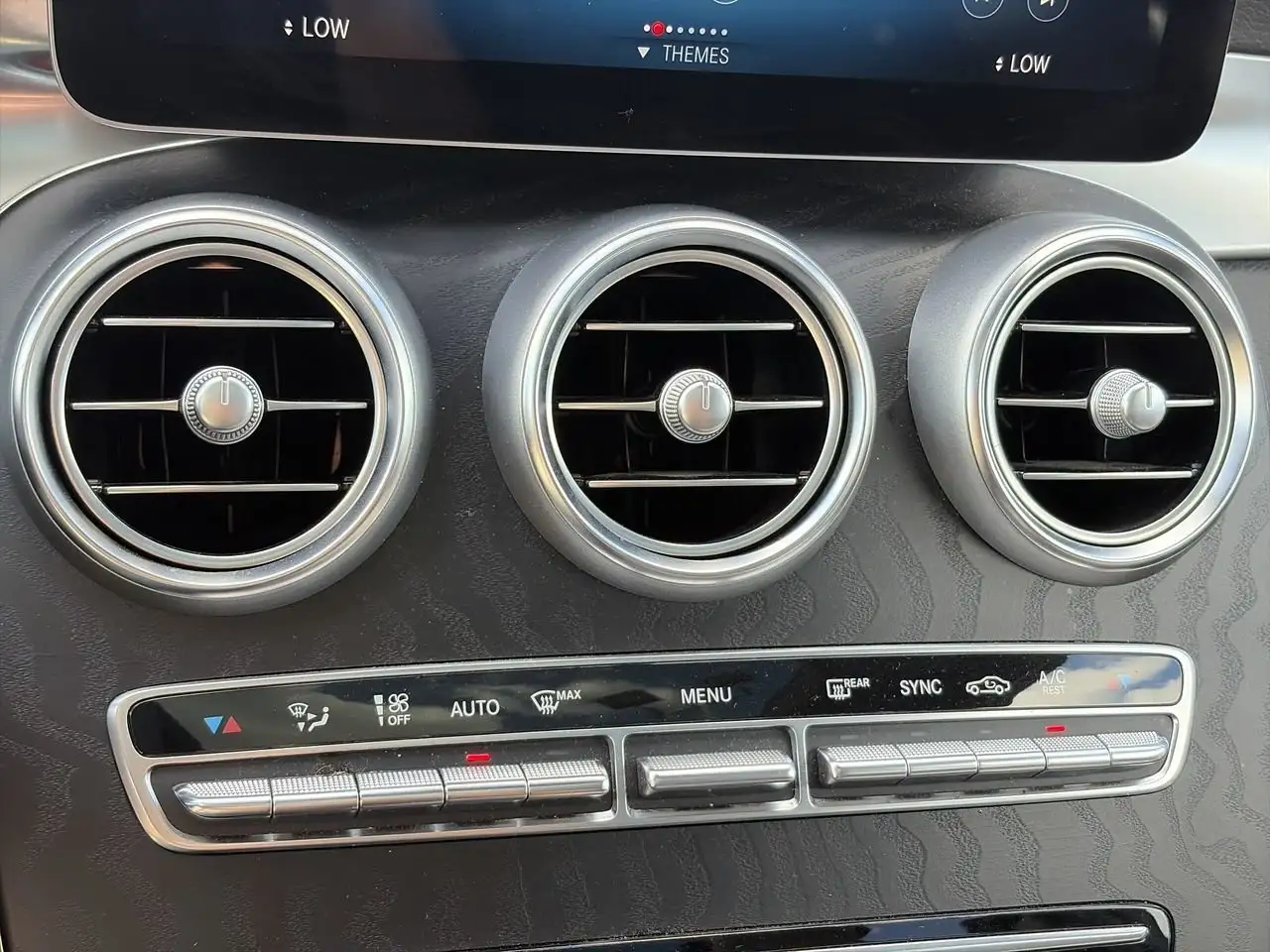 Mercedes-Benz GLC - Image 27