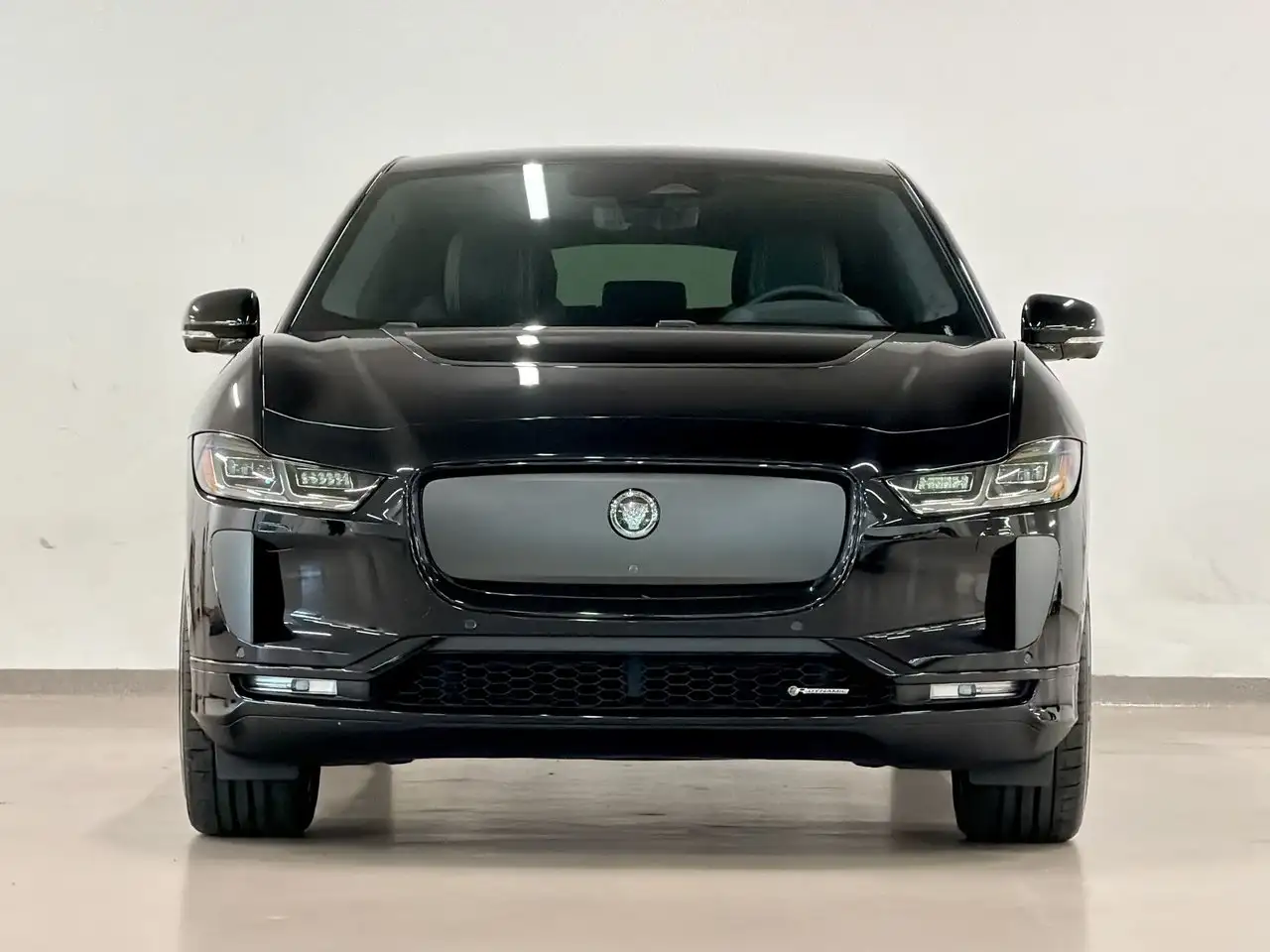 Jaguar I-Pace - Image 10