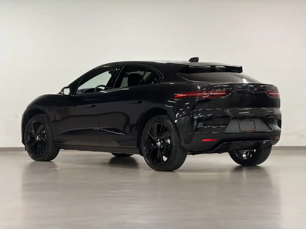 Jaguar I-Pace - Image 4