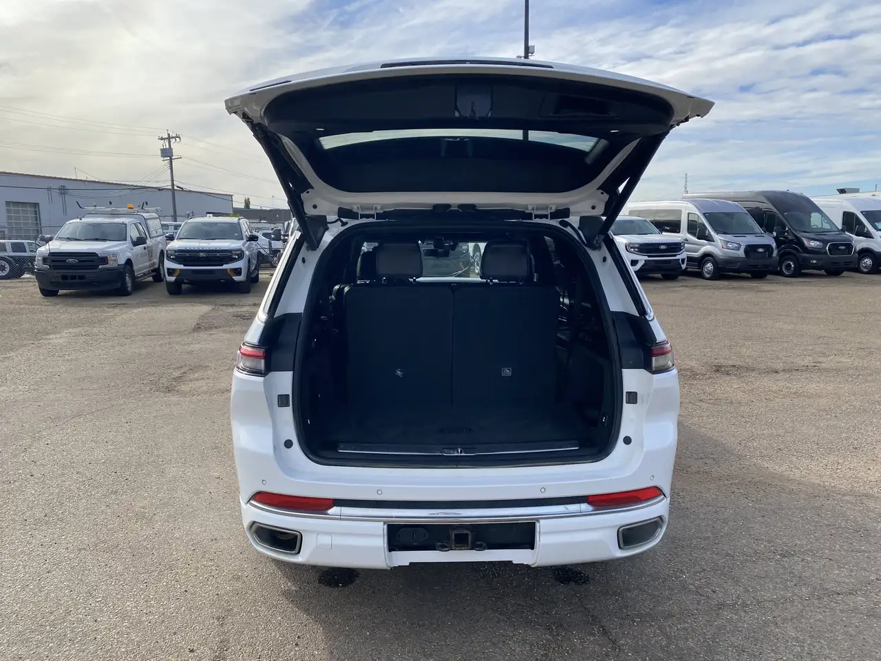 Jeep Grand Cherokee - Image 27