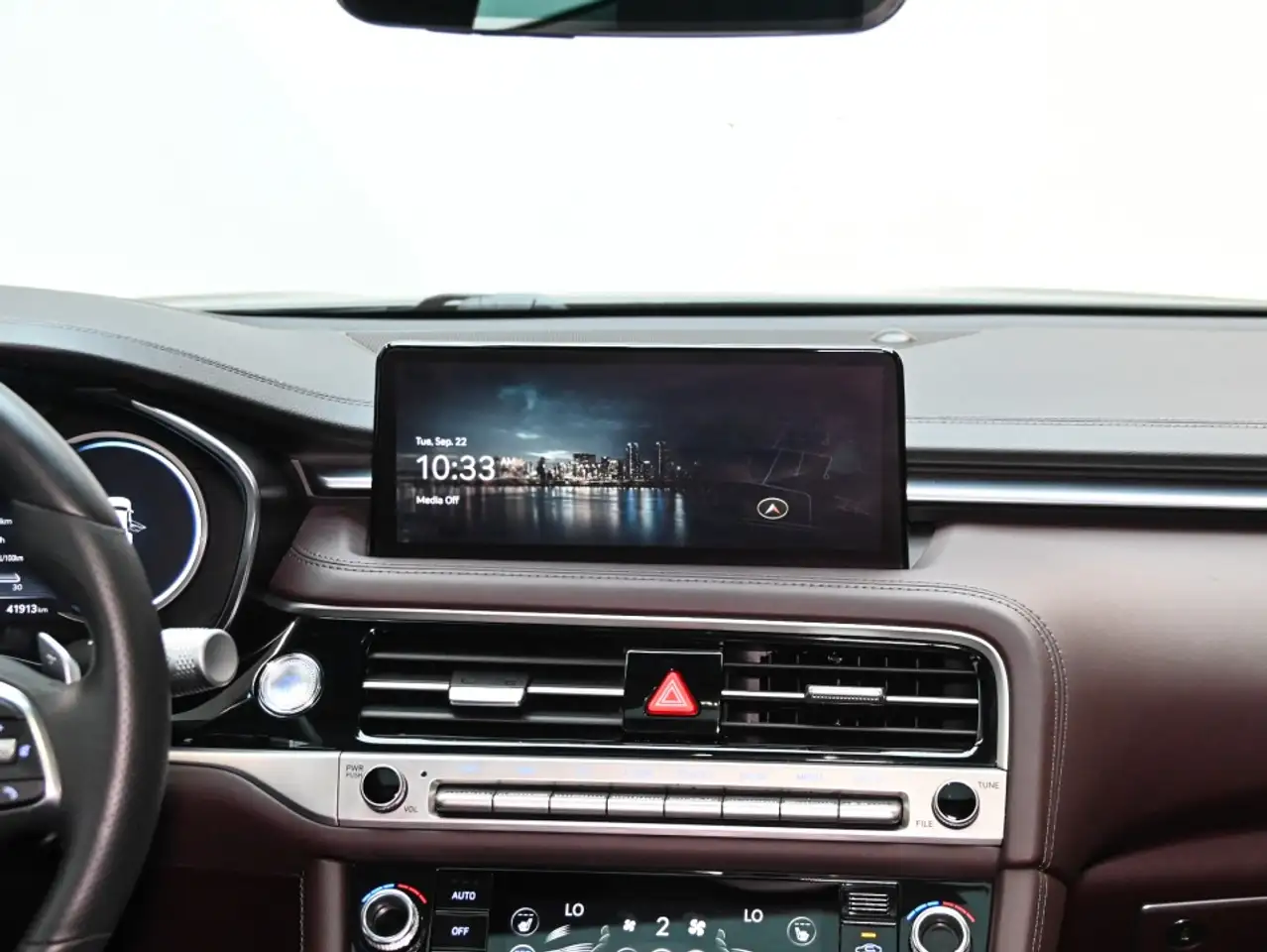 Genesis G70 - Image 22