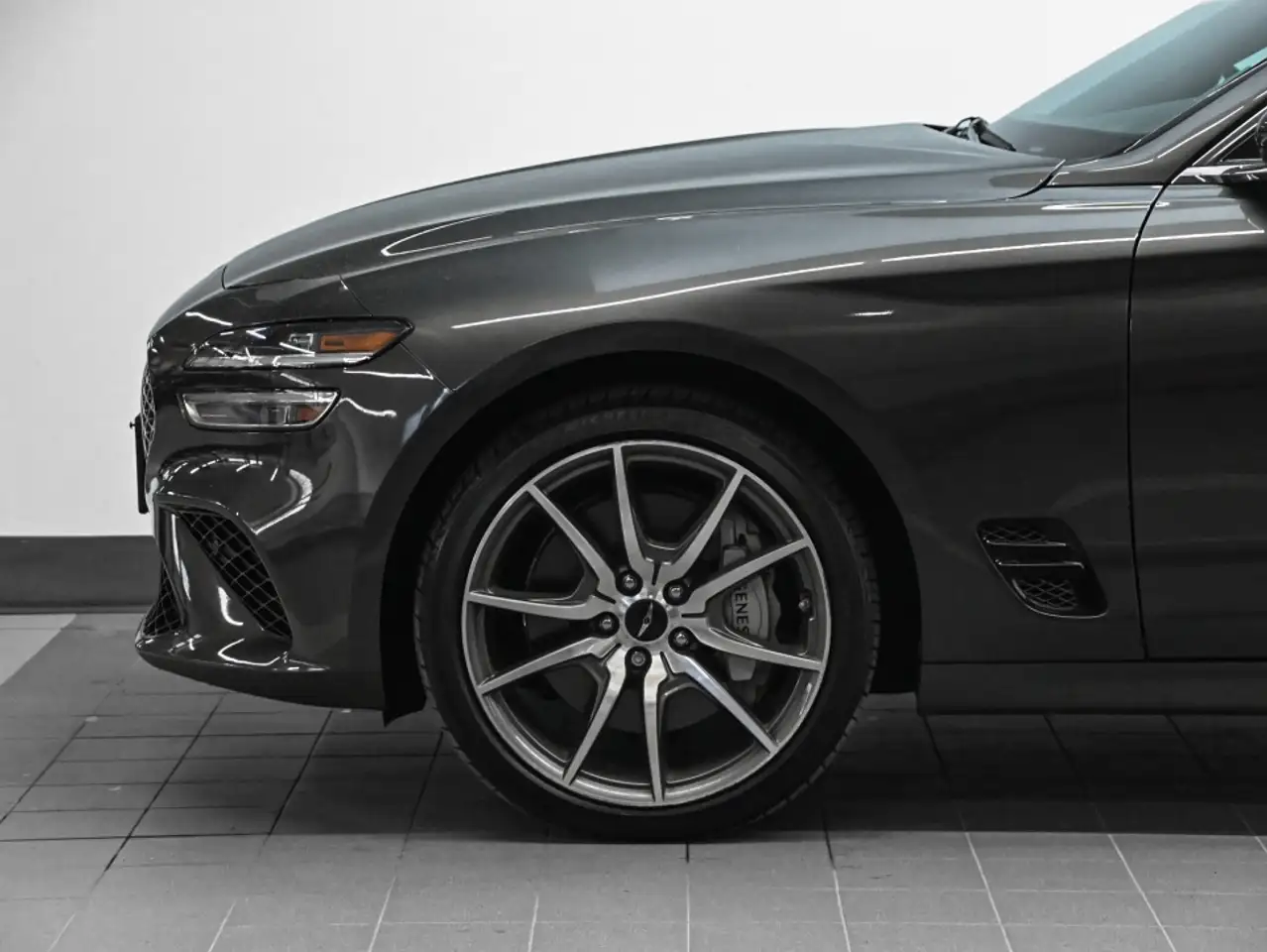 Genesis G70 - Image 3