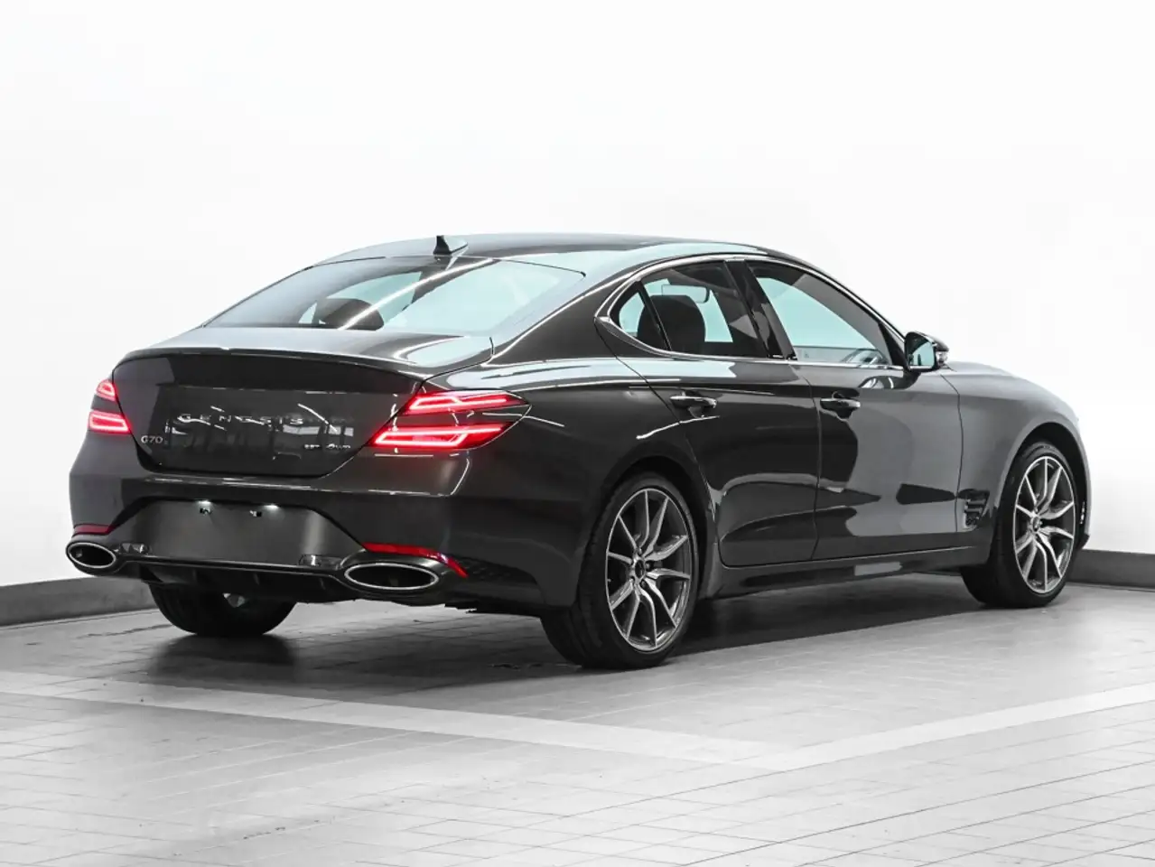Genesis G70 - Image 30