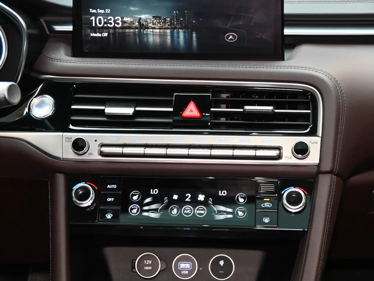 Genesis G70 - Image 23
