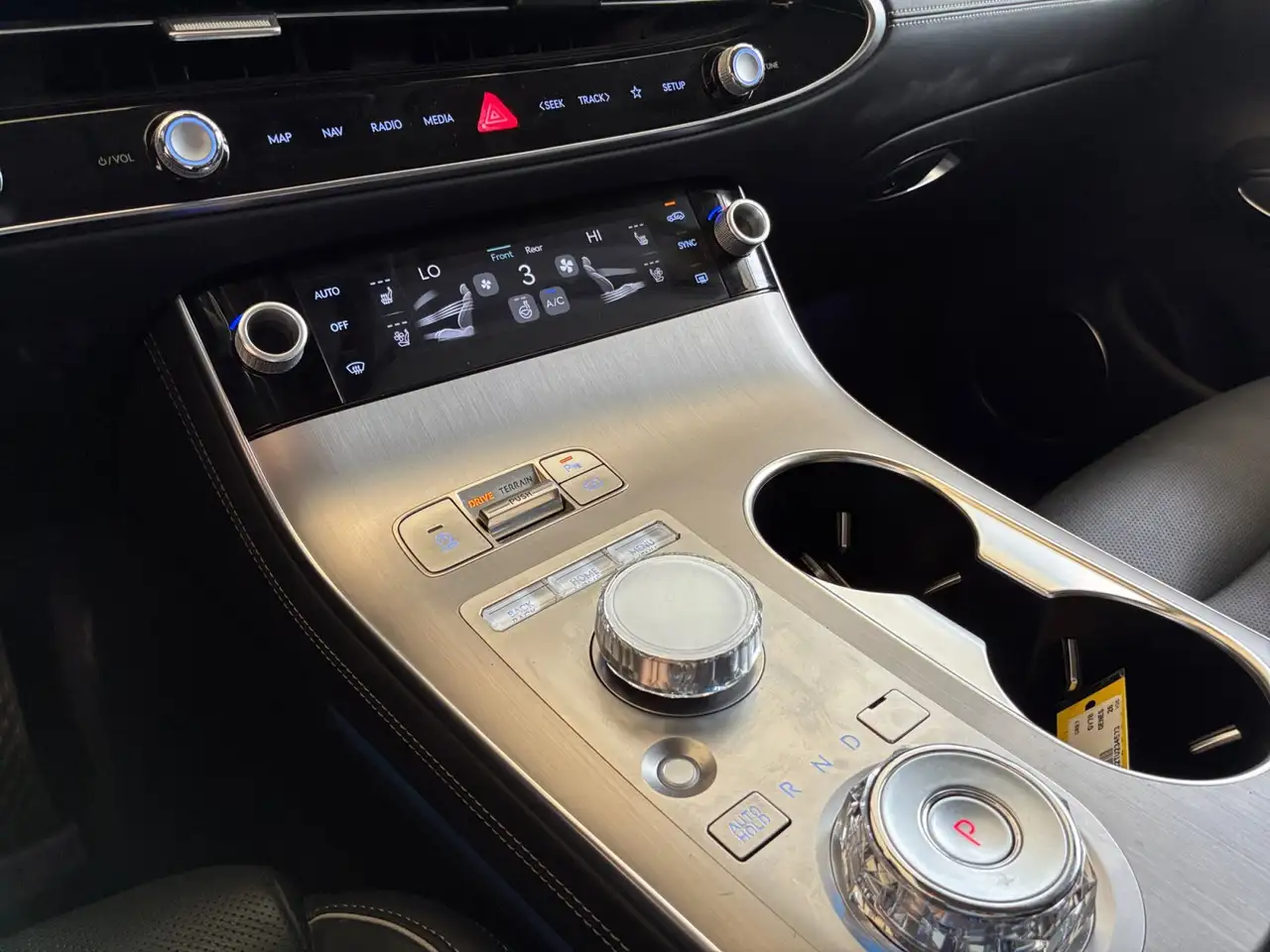 Genesis GV70 - Image 15