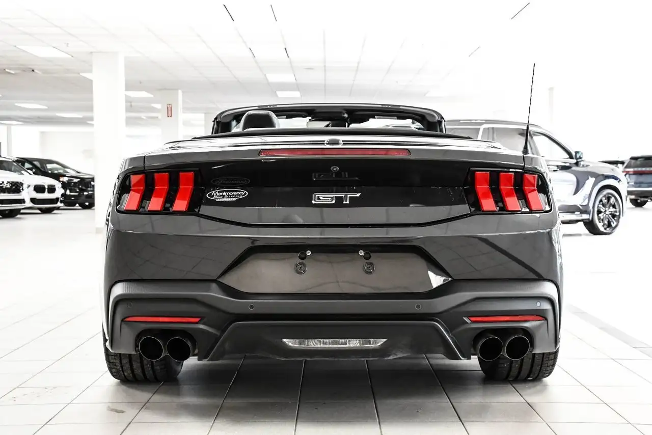 Ford Mustang - Image 11
