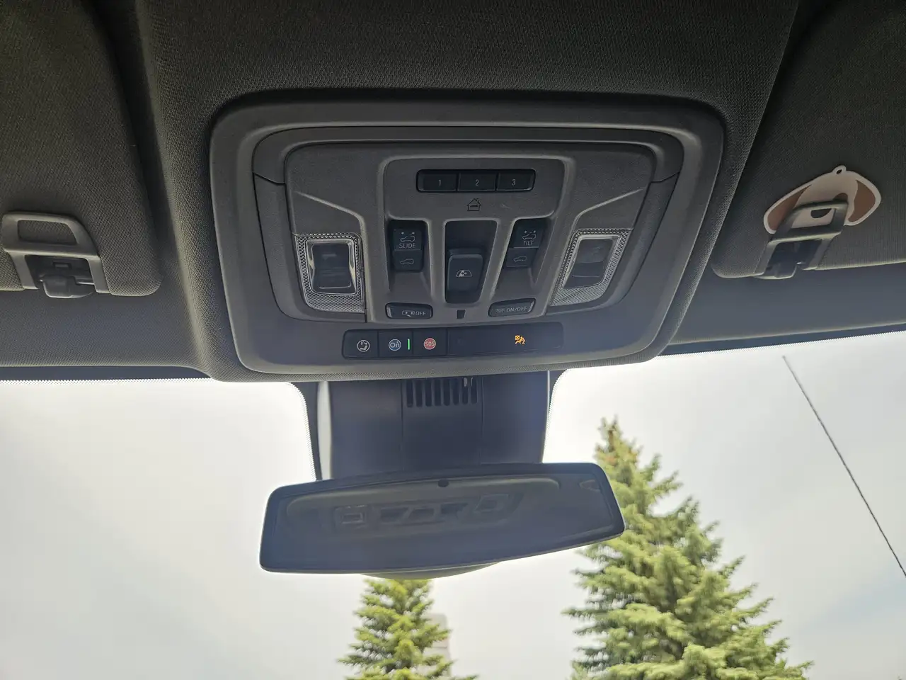 Chevrolet Silverado 1500 - Image 23