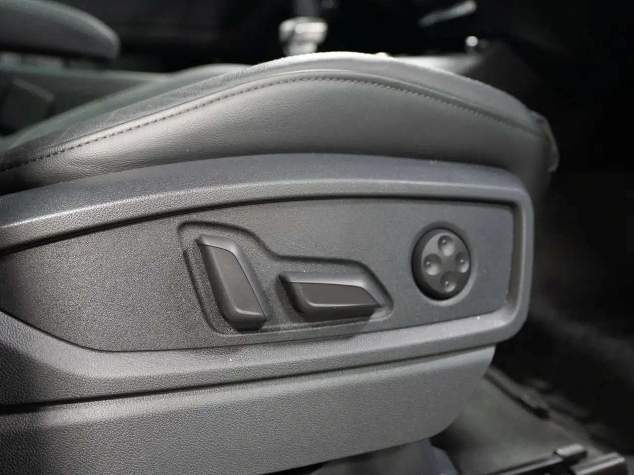 Audi Q5 - Image 20