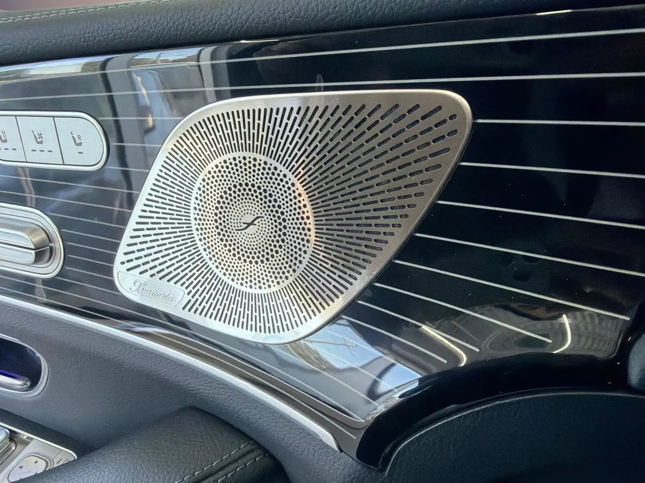 Mercedes-Benz GLE - Image 22