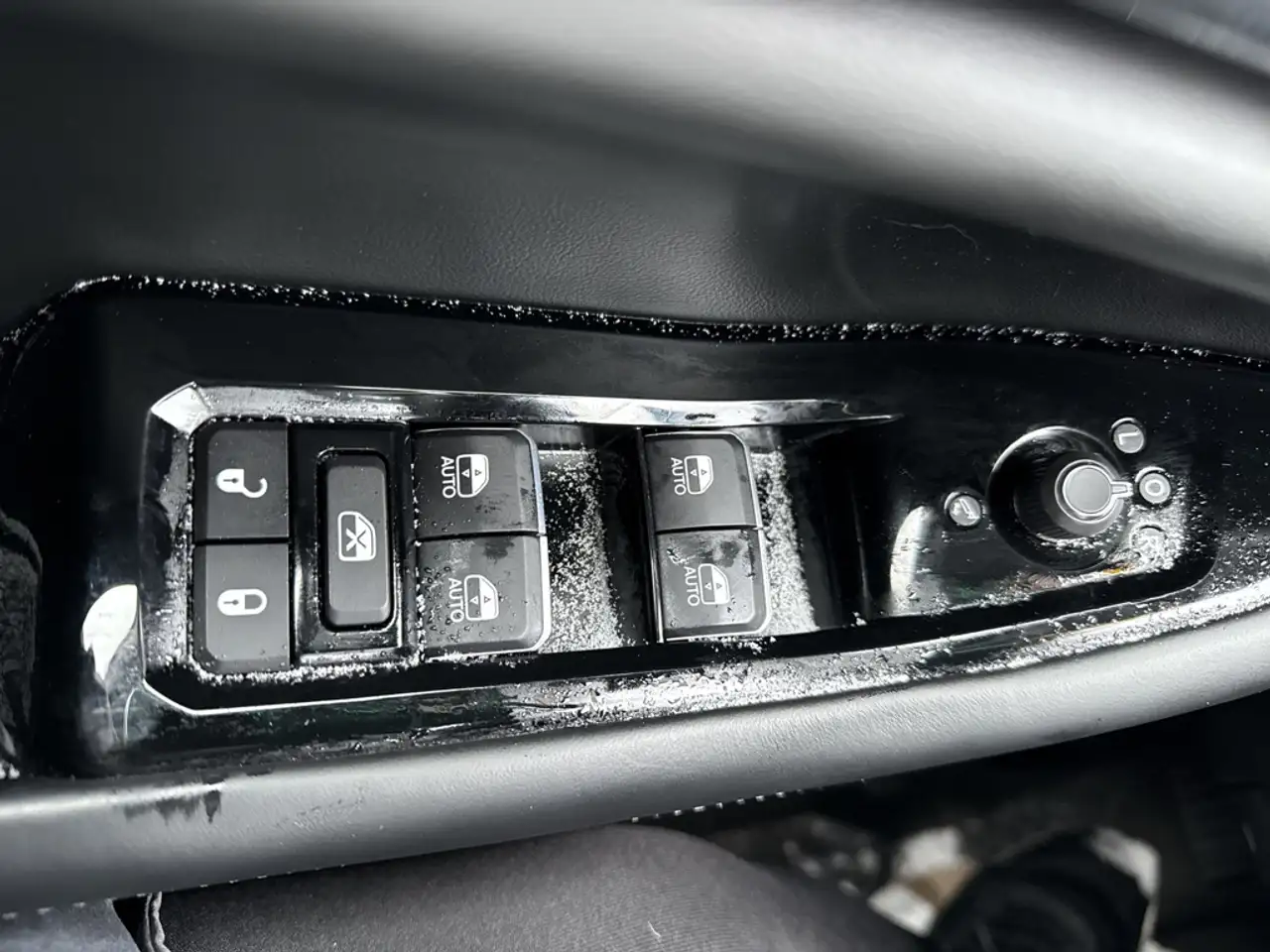 Jeep Grand Cherokee - Image 19
