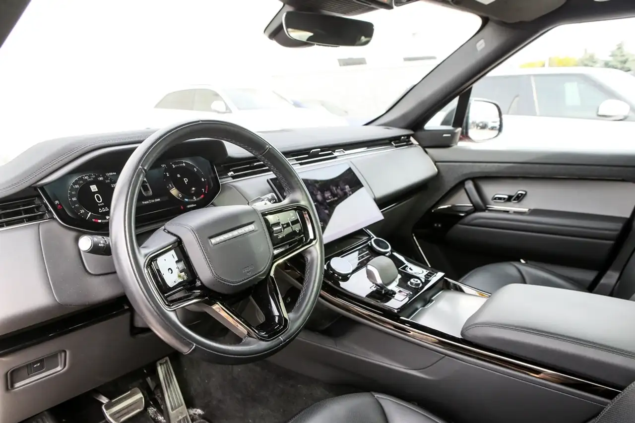 Land Rover Range Rover Sport - Image 12
