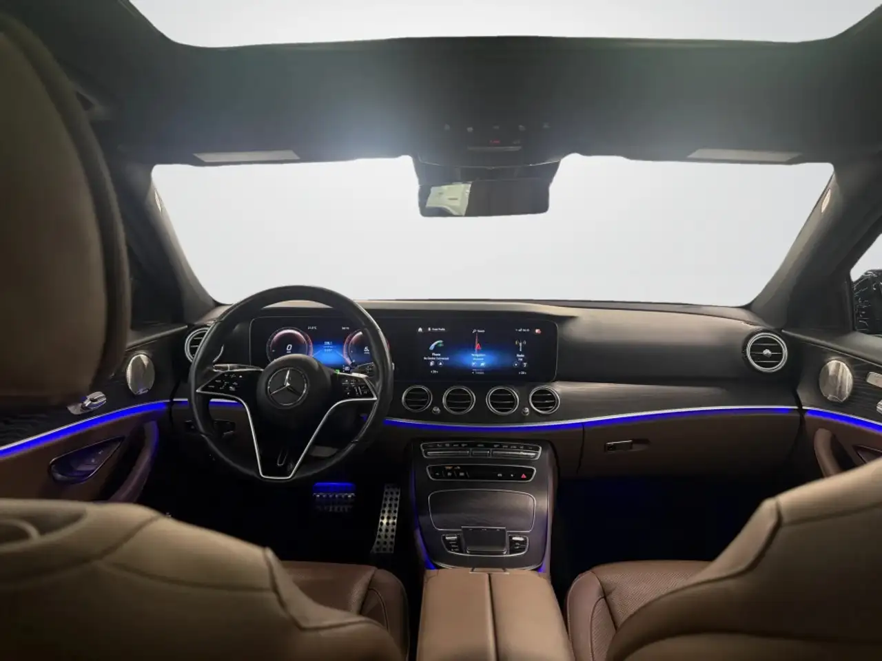 Mercedes-Benz E-Class - Image 12