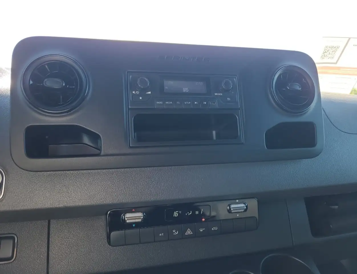 Mercedes-Benz Sprinter - Image 14