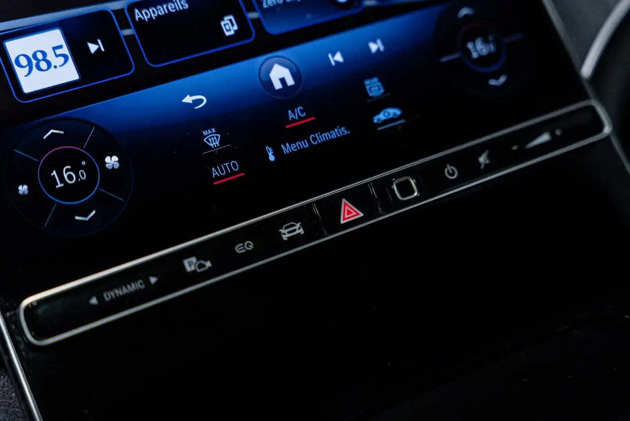 Mercedes-Benz EQE - Image 12