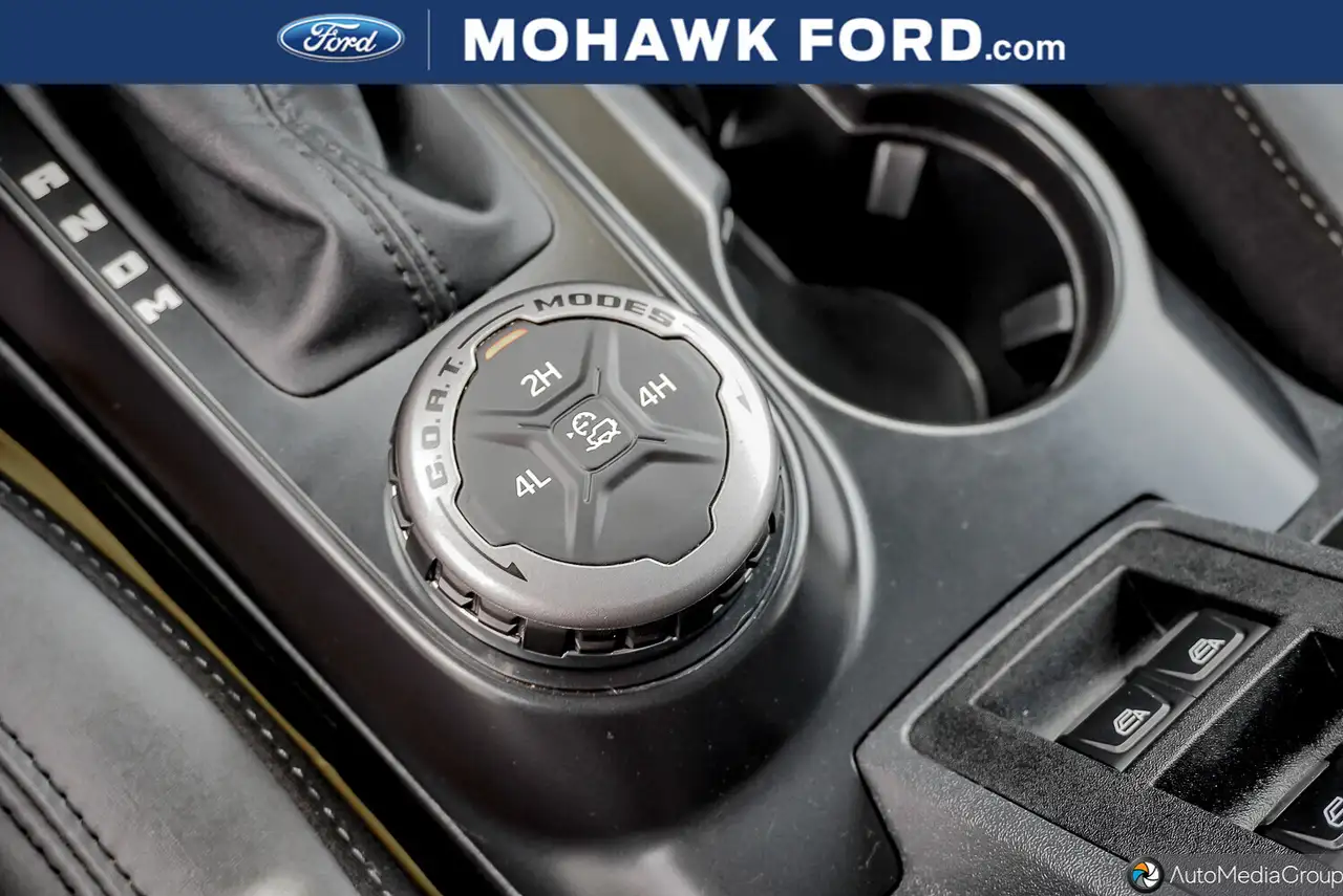 Ford Bronco - Image 15