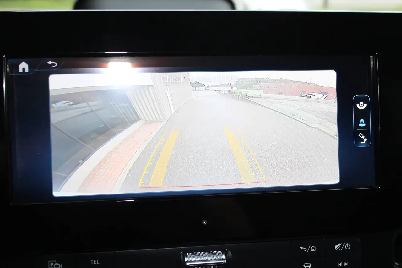 Mercedes-Benz Sprinter - Image 13