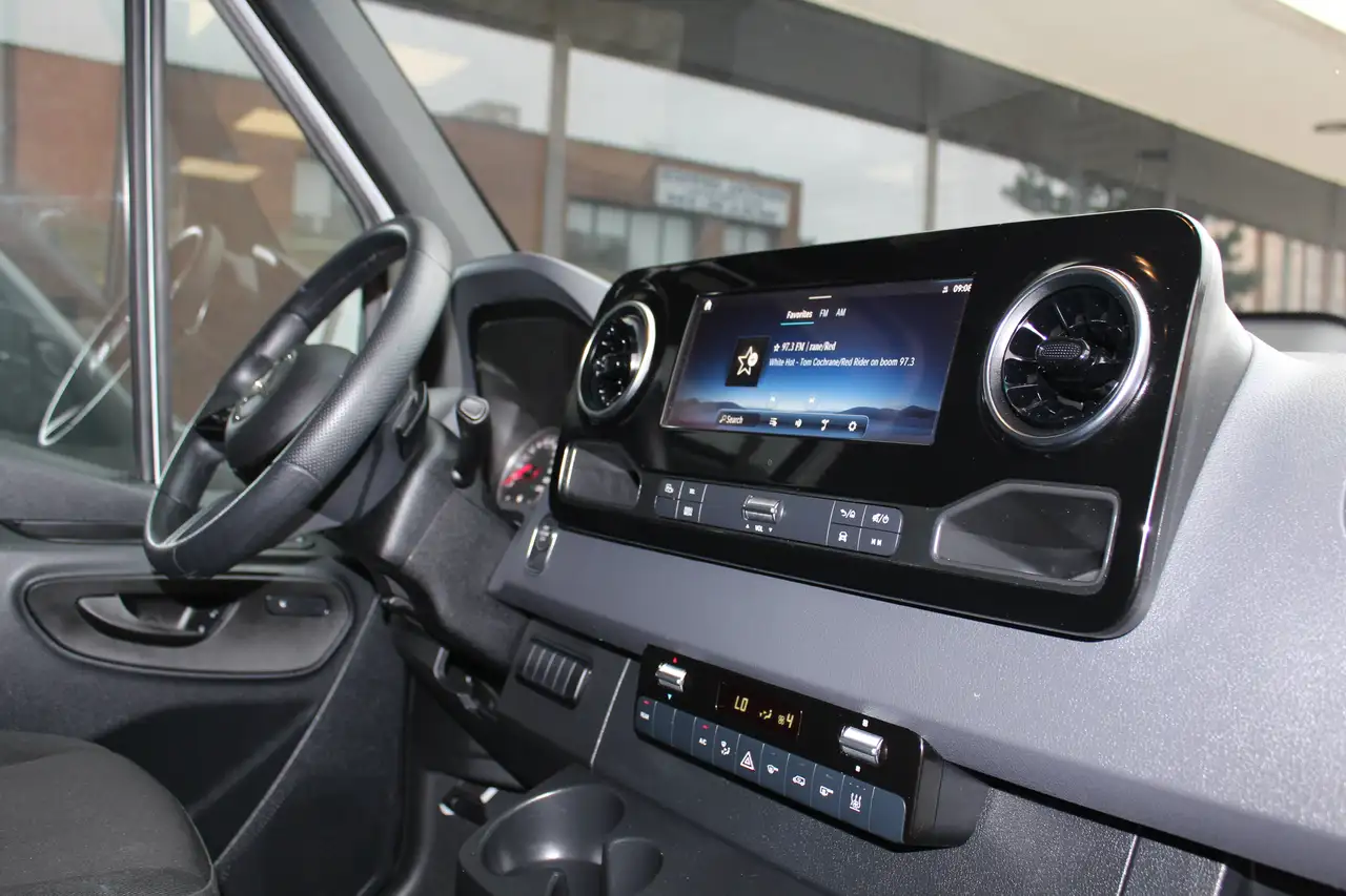 Mercedes-Benz Sprinter - Image 7