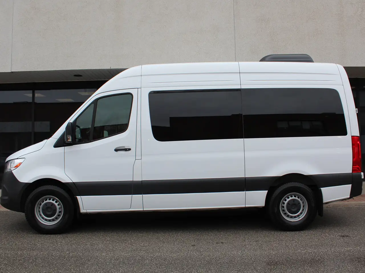 Mercedes-Benz Sprinter - Image 33