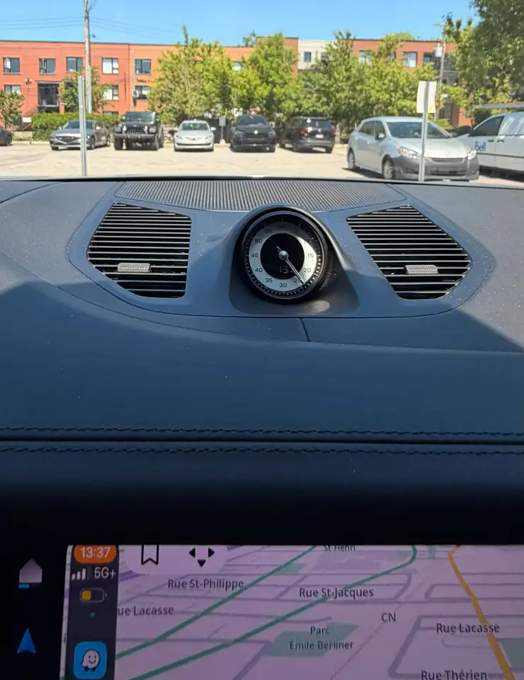 Porsche Cayenne - Image 16