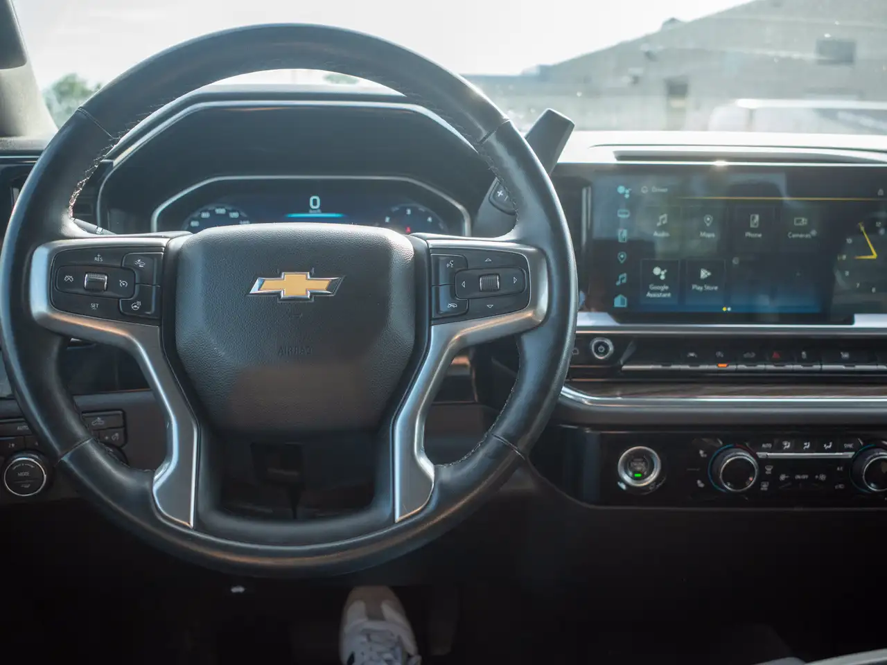 Chevrolet Silverado 1500 - Image 23