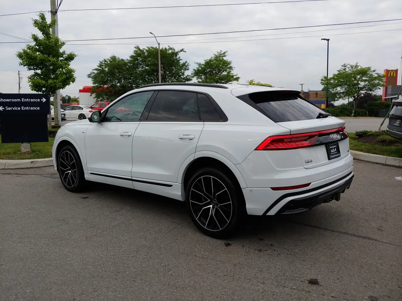 Audi Q8 - Image 6