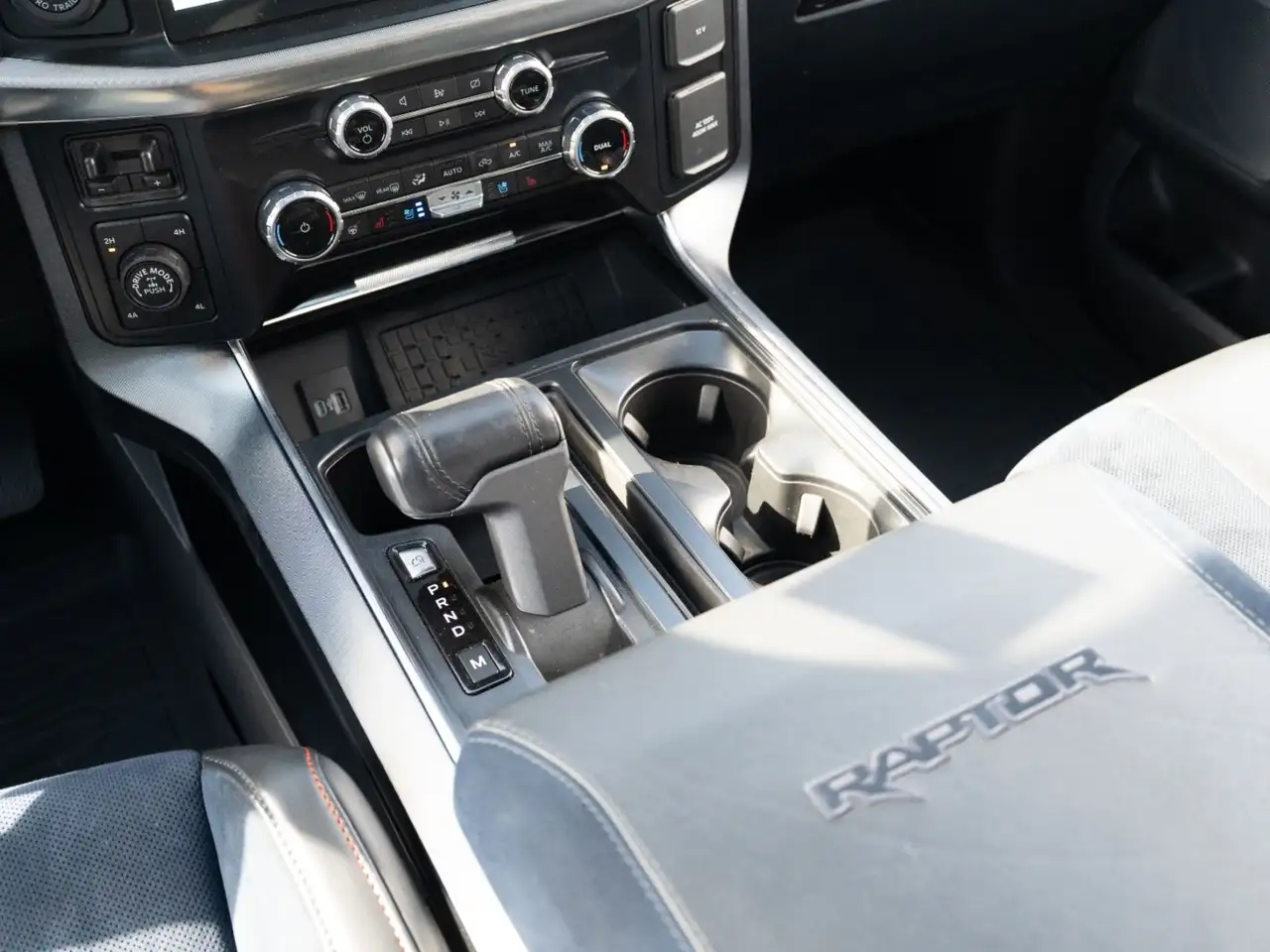 Ford F-150 - Image 23