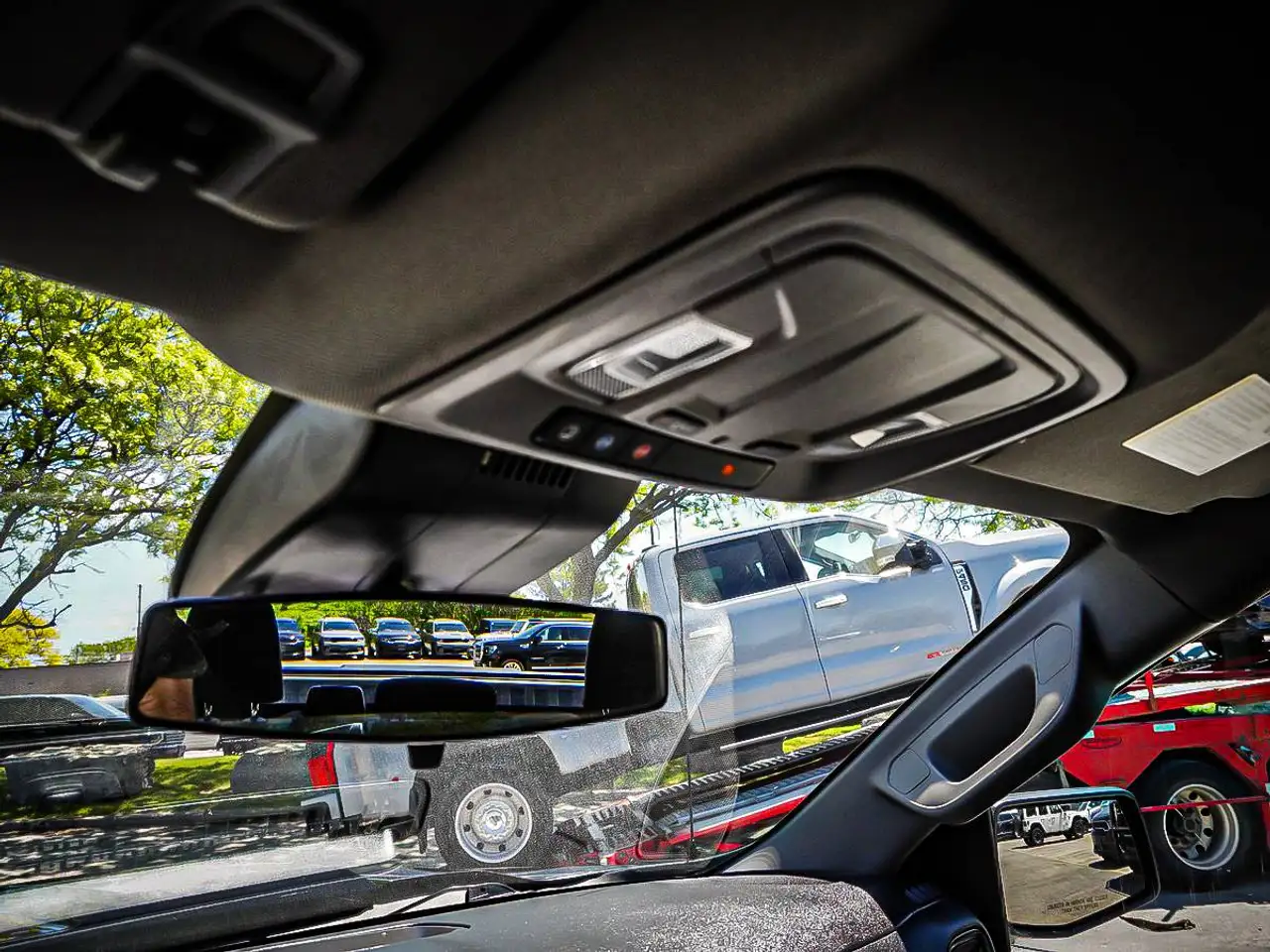 Chevrolet Silverado 1500 - Image 25