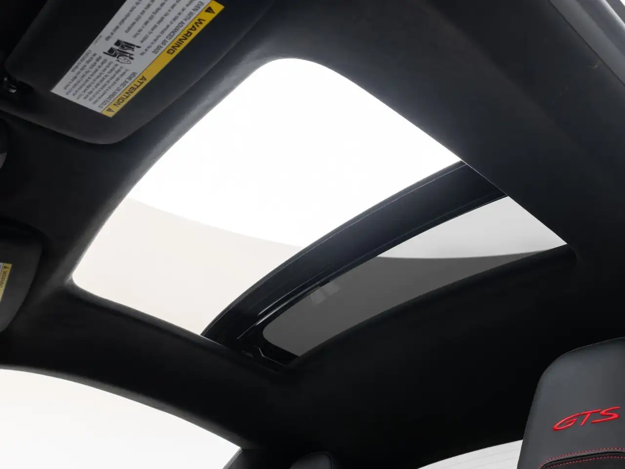 Porsche 911 - Image 34