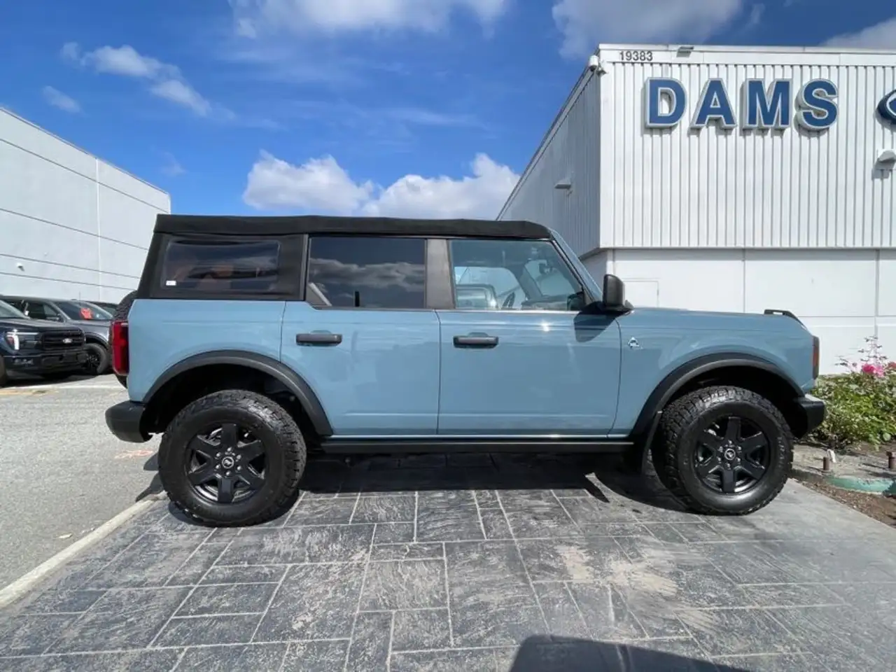 Ford Bronco - Image 5