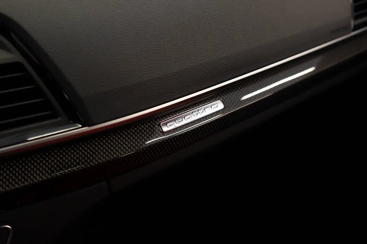 Audi SQ5 - Image 31