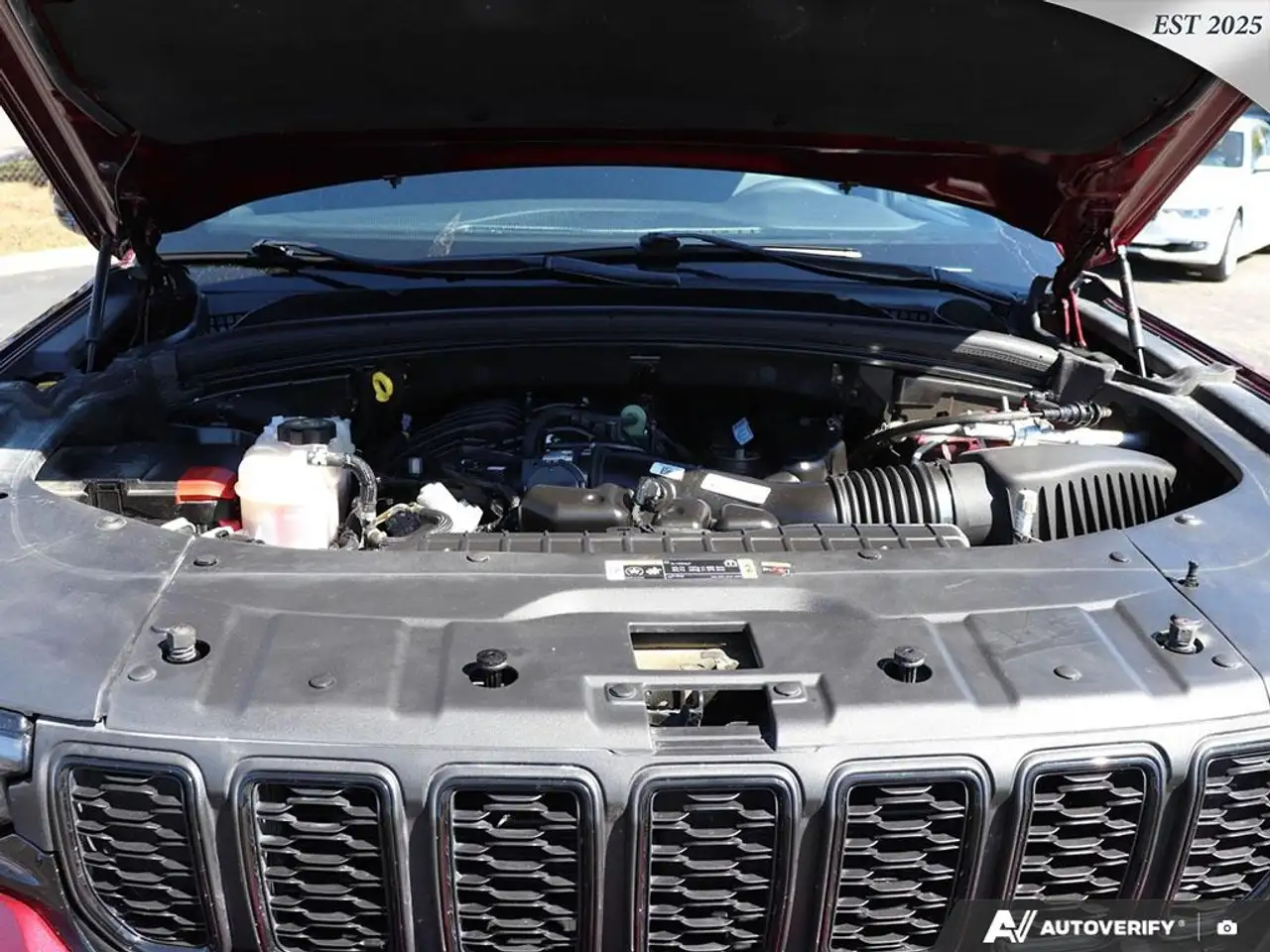 Jeep Grand Cherokee - Image 8