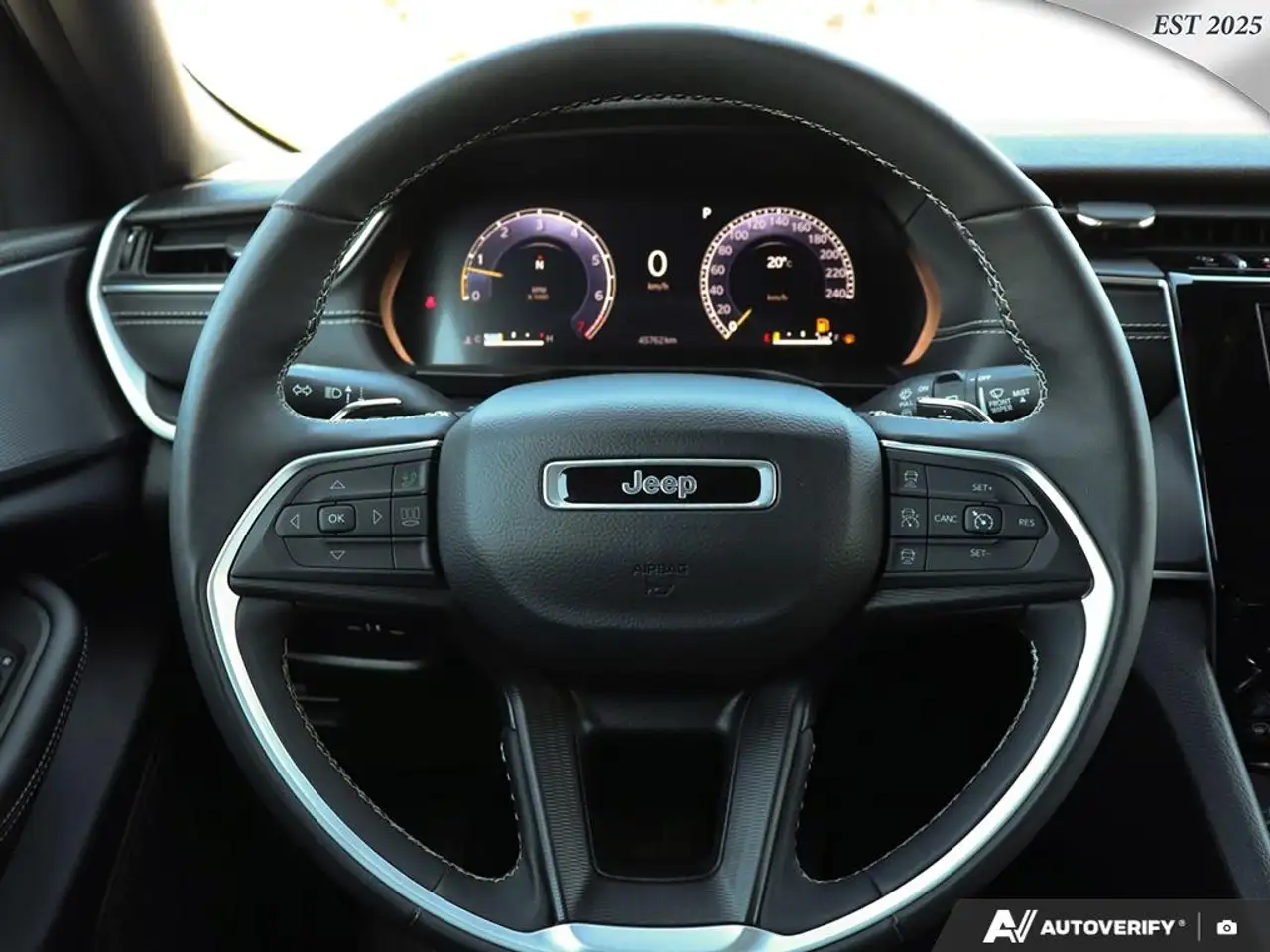 Jeep Grand Cherokee - Image 14