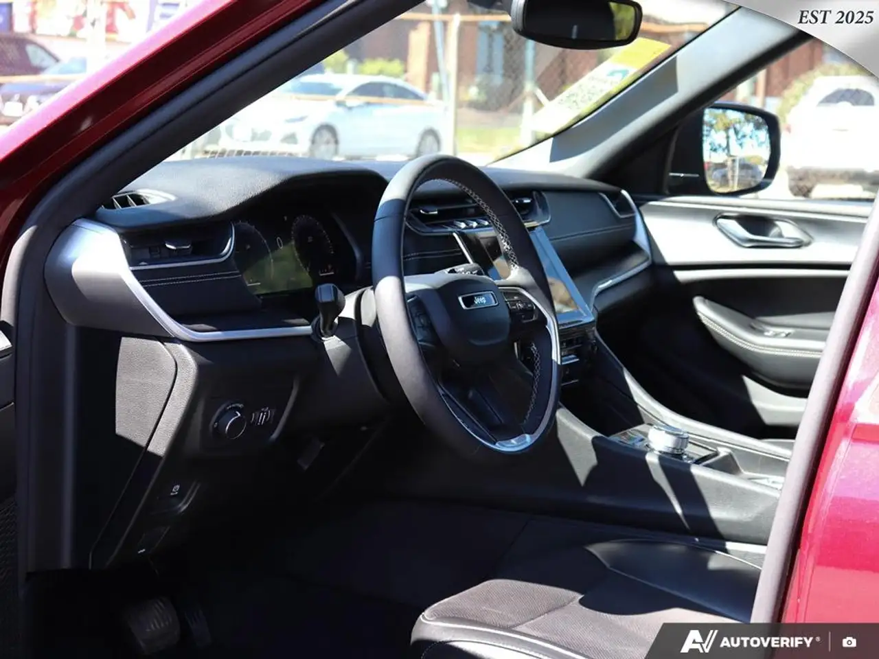Jeep Grand Cherokee - Image 13
