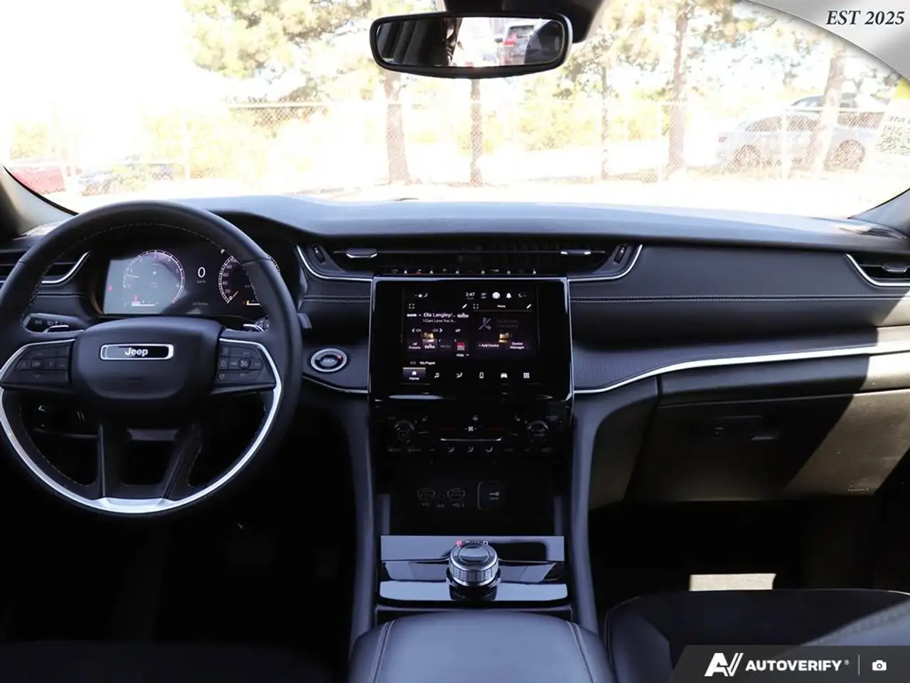Jeep Grand Cherokee - Image 27