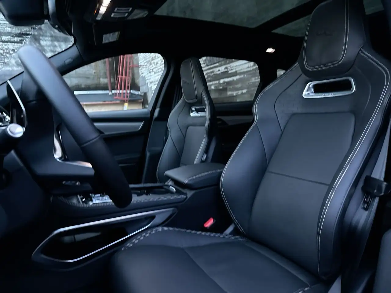 Jaguar F-Pace - Image 18