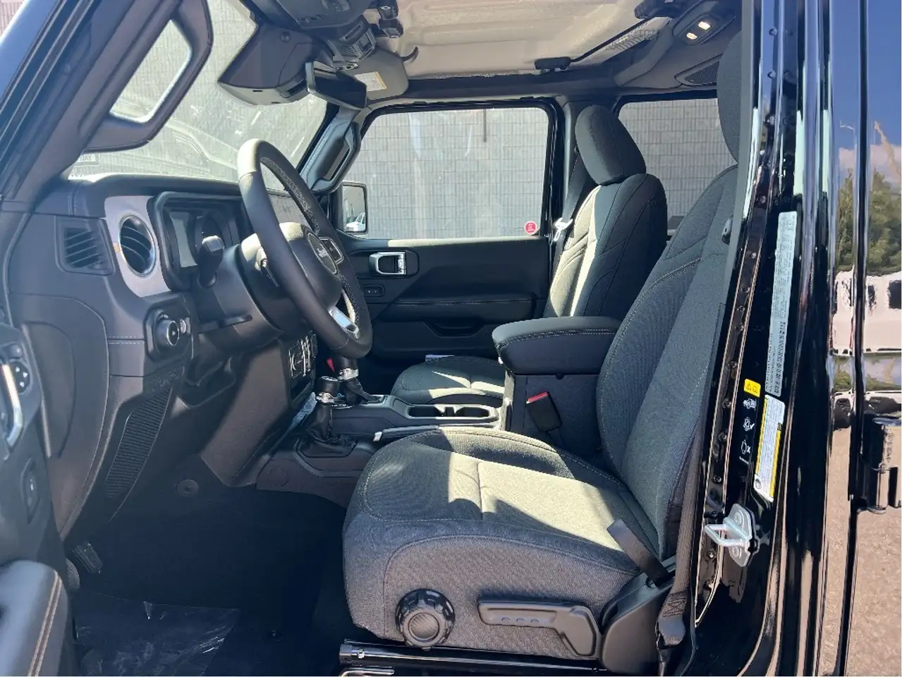 Jeep Wrangler - Image 13