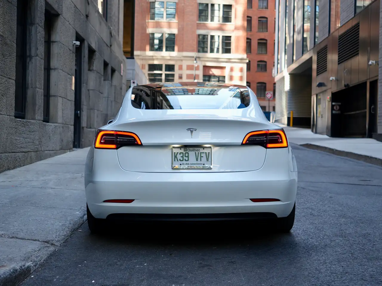 Tesla Model 3 - Image 10